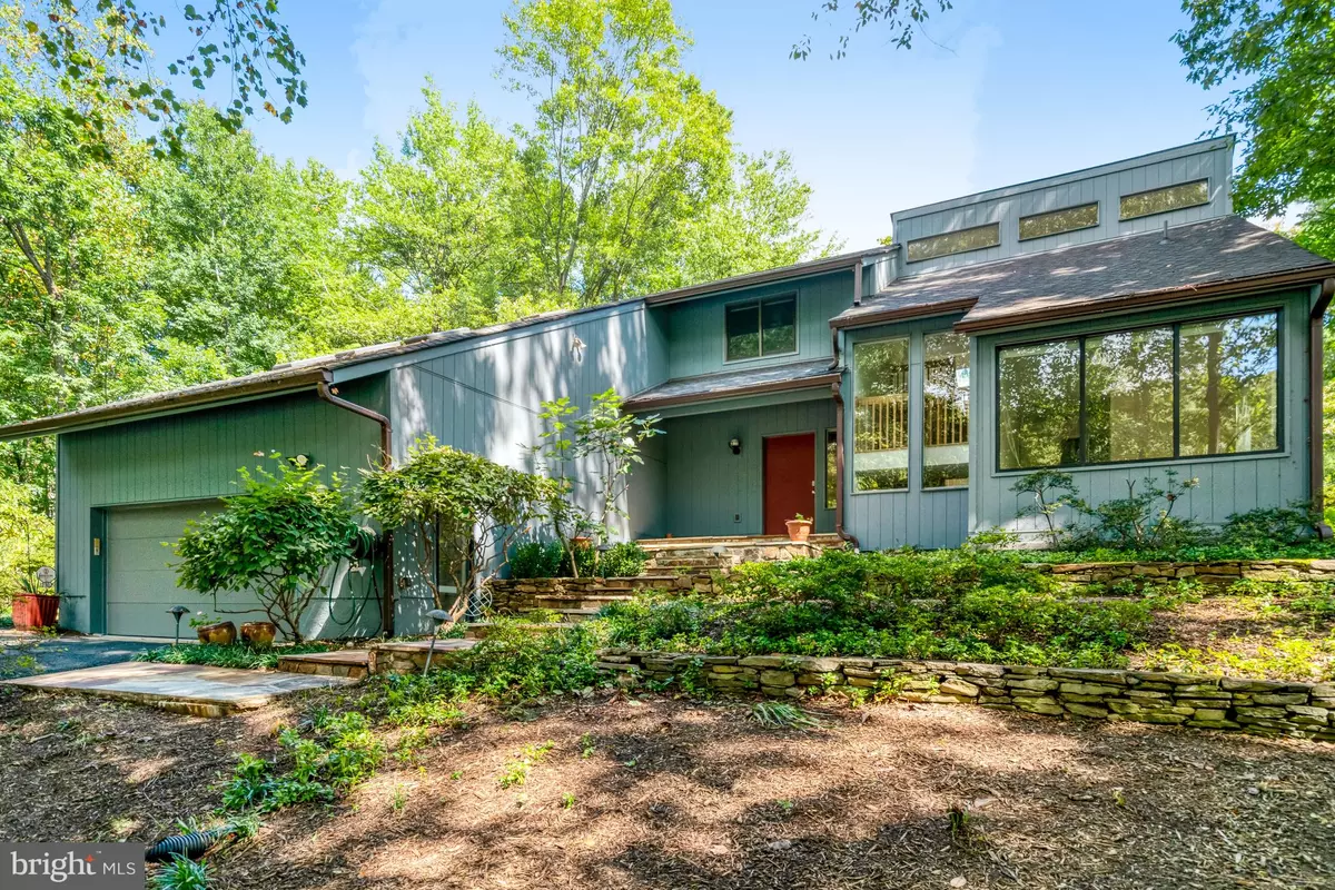 Alexandria, VA 22315,7107 ROXANN RD