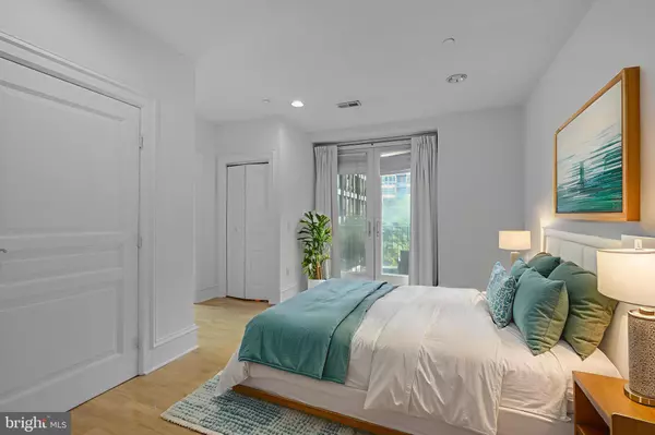 Philadelphia, PA 19103,1920 CHESTNUT ST #5S