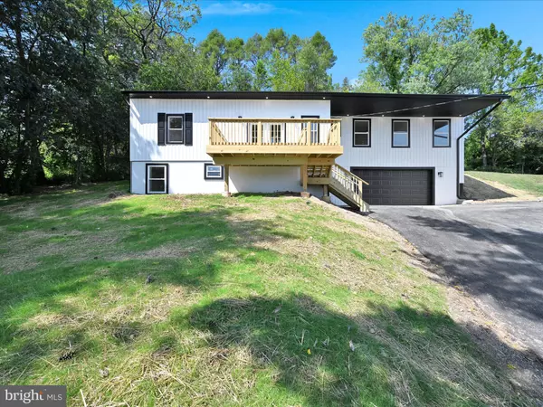 Leesport, PA 19533,1056 W LEESPORT RD