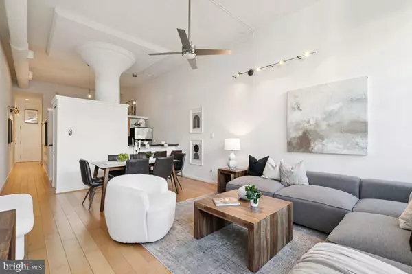 Philadelphia, PA 19103,2429-41 LOCUST ST #318