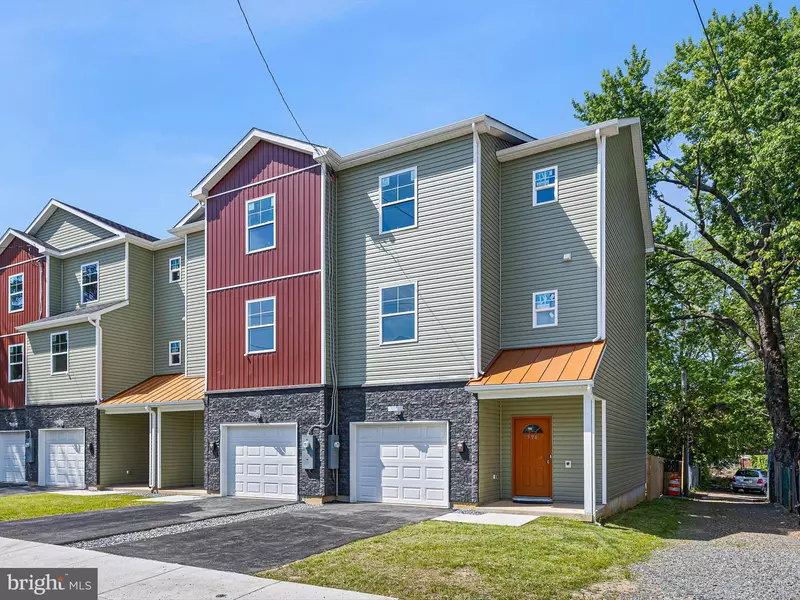 596 W THIRTIETH ST, Wilmington, DE 19802