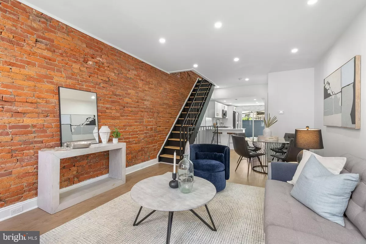 Philadelphia, PA 19145,2218 S BOUVIER ST