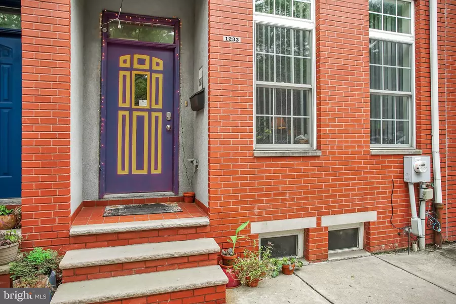 1233 N HOWARD ST, Philadelphia, PA 19122