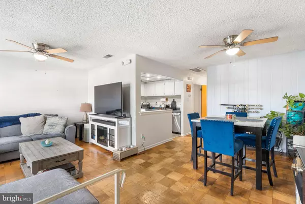 Philadelphia, PA 19153,7352 MEADOWLARK PL