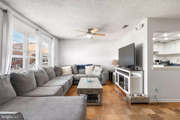 Philadelphia, PA 19153,7352 MEADOWLARK PL