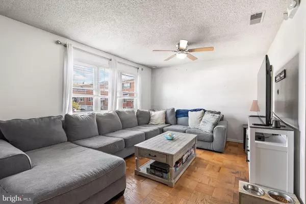 Philadelphia, PA 19153,7352 MEADOWLARK PL