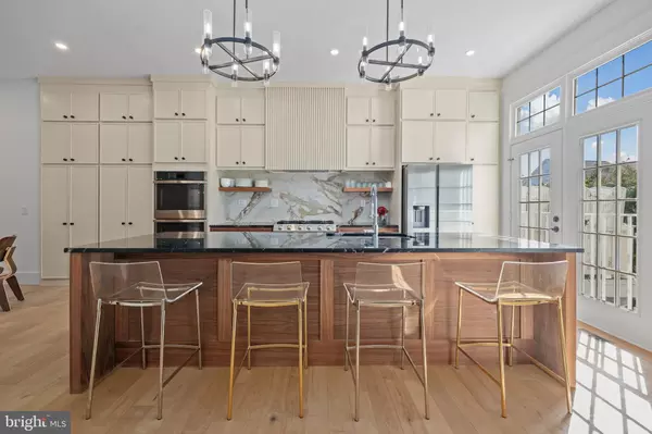 Leesburg, VA 20176,18441 LANIER ISLAND SQ