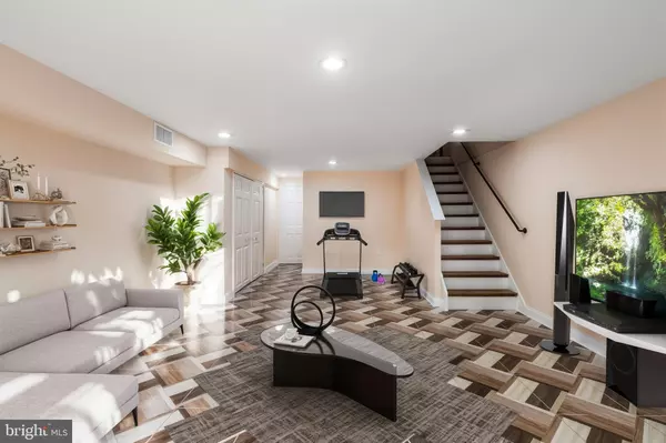 Philadelphia, PA 19152,9109 REVERE ST