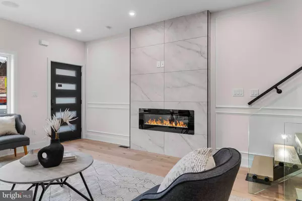 Philadelphia, PA 19148,310 W PORTER ST