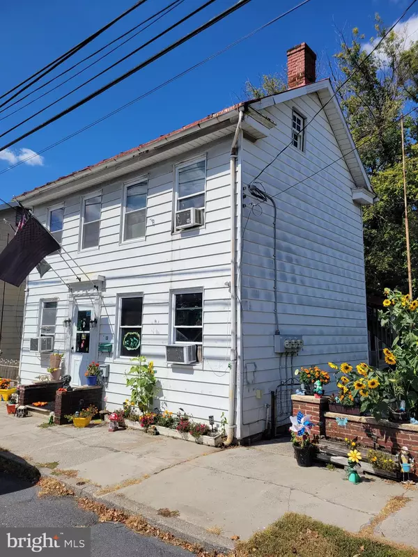 Mechanicsburg, PA 17055,13 E ALLEN STREET