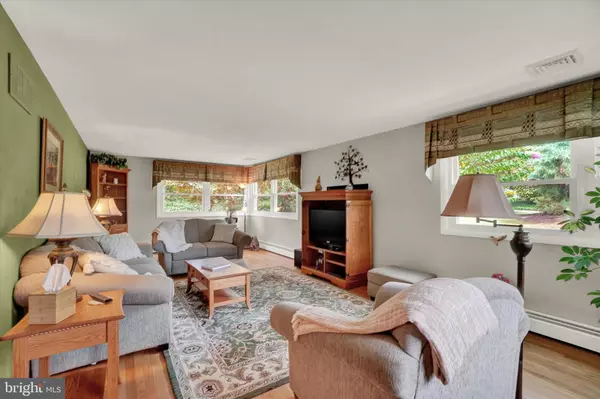 Glen Rock, PA 17327,122 HAYWARD HTS