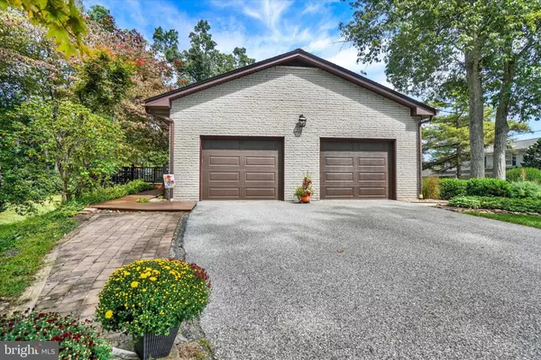 Glen Rock, PA 17327,122 HAYWARD HTS