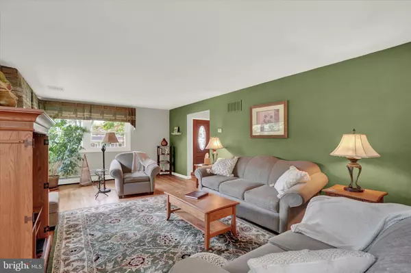 Glen Rock, PA 17327,122 HAYWARD HTS