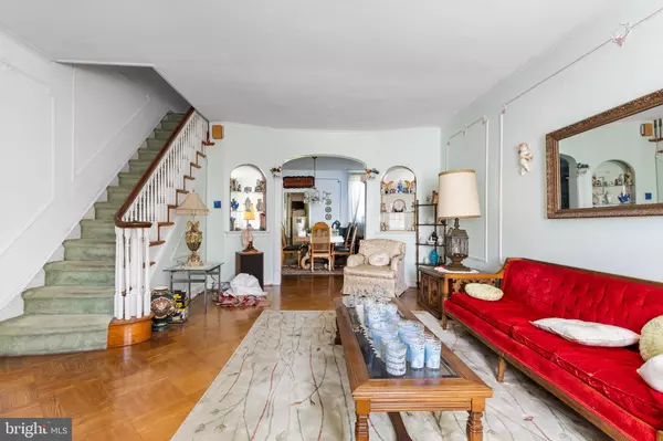 Philadelphia, PA 19131,5933 WOODCREST AVE