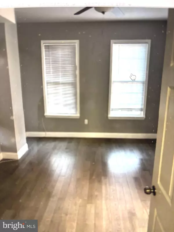 Philadelphia, PA 19104,216 BUCKINGHAM PL #2