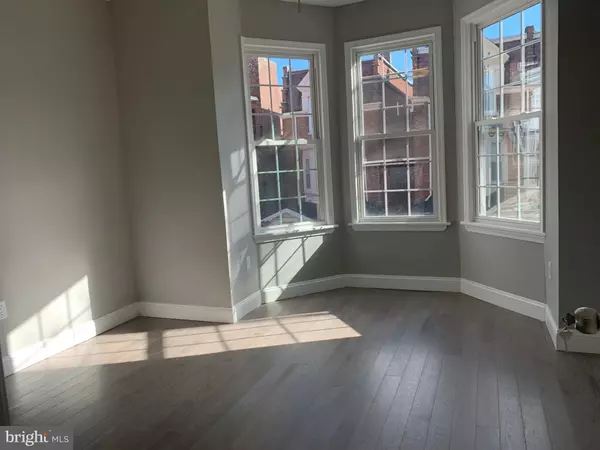 Philadelphia, PA 19104,216 BUCKINGHAM PL #2