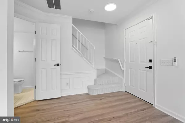 Sterling, VA 20164,46895 EATON TER #300