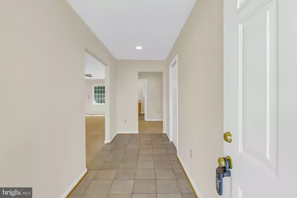 Warsaw, VA 22572,182 FREEDOM WAY