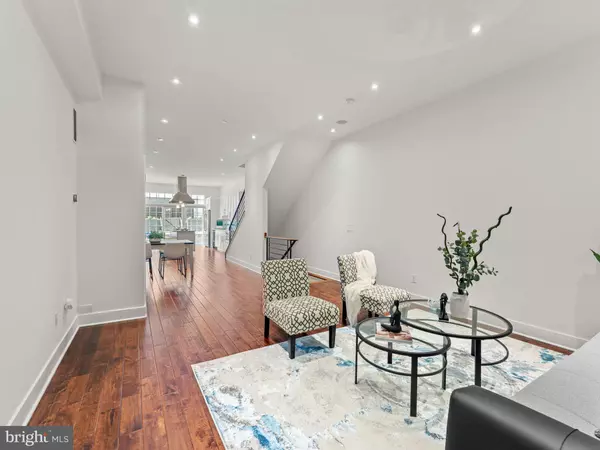 Philadelphia, PA 19147,512-14 S FRONT ST #2