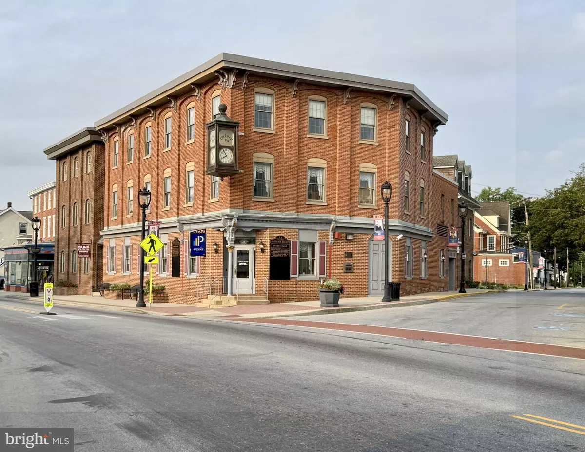 Oxford, PA 19363,24 S 3RD ST #102