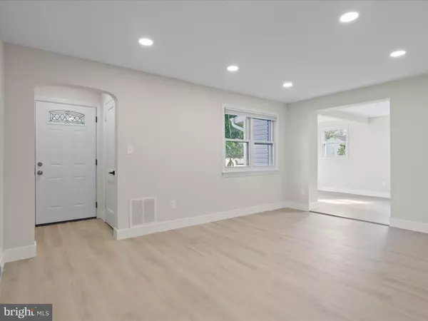 Hyattsville, MD 20783,821 RAY RD