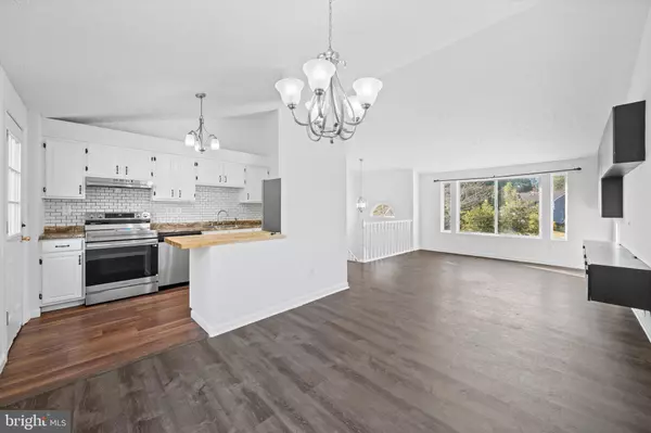 Manassas, VA 20110,10285 LONG HILL CT