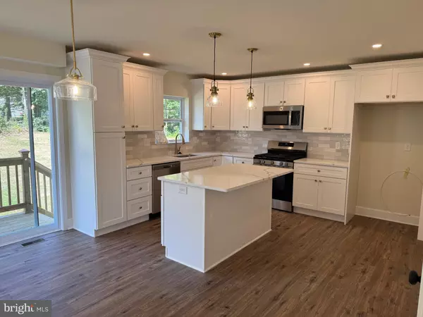 Deptford, NJ 08096,429 FERN AVE