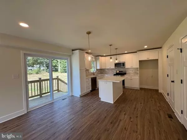 Deptford, NJ 08096,429 FERN AVE