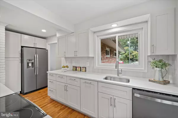 Fairfax, VA 22030,10005 SPRING LAKE TER