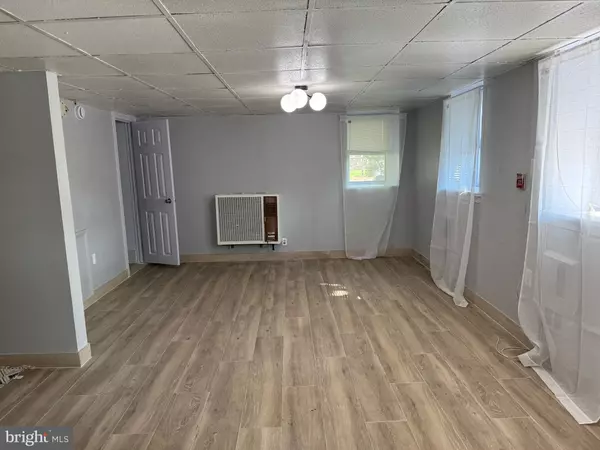 Philadelphia, PA 19111,1041 FANSHAWE ST