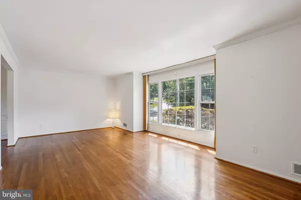 Potomac, MD 20854,10701 PEBBLE BROOK LN