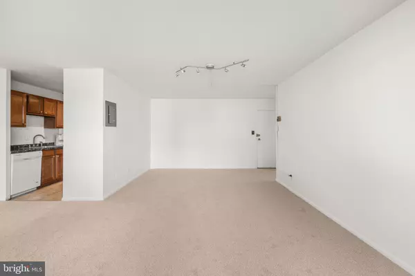 Hyattsville, MD 20782,3450 TOLEDO TER #202