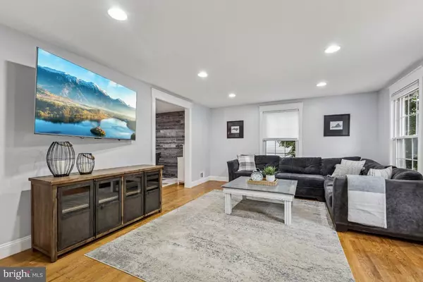 Annandale, VA 22003,4603 HOLBORN AVE