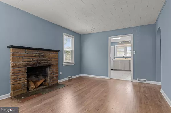 Riverside, NJ 08075,528 S FAIRVIEW ST