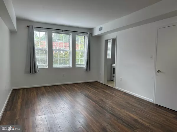 Arlington, VA 22201,1816 N QUEENS LN #4-224