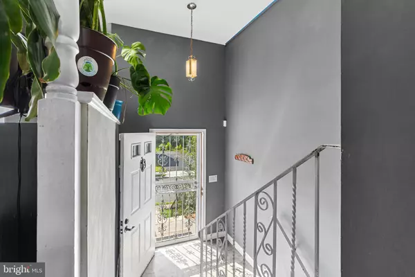 Lawrence, NJ 08648,142 LAWN PARK