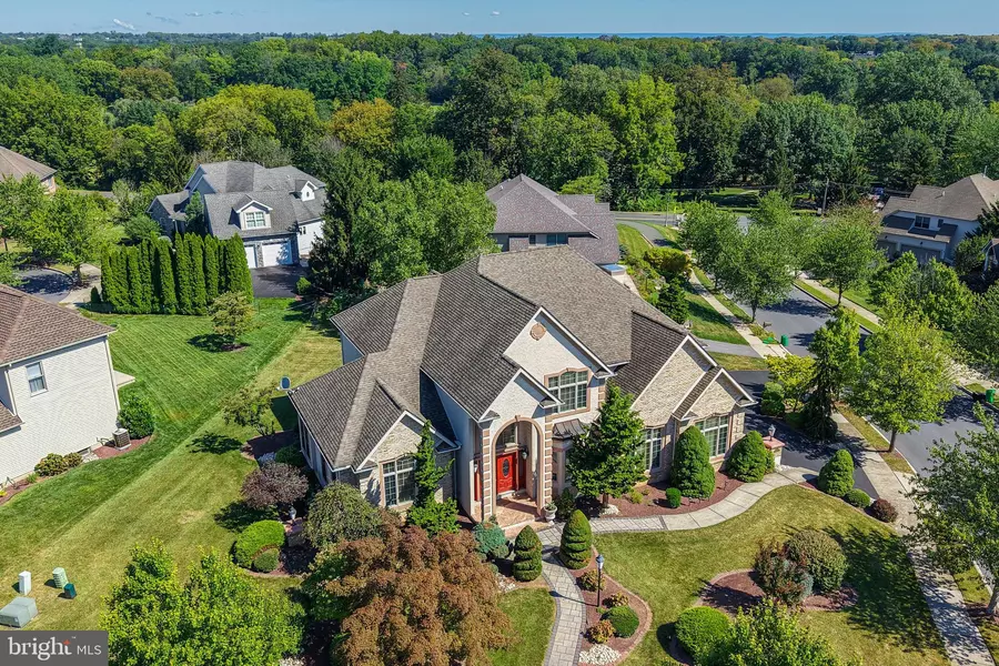 19 SPRING WOOD DR, Allentown, PA 18104