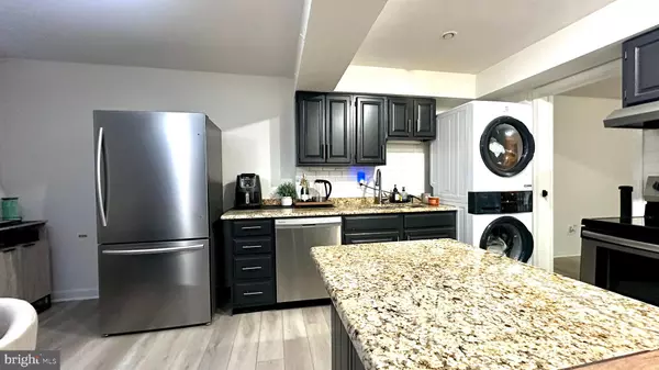 Centreville, VA 20121,14525 SAINT GERMAIN DR
