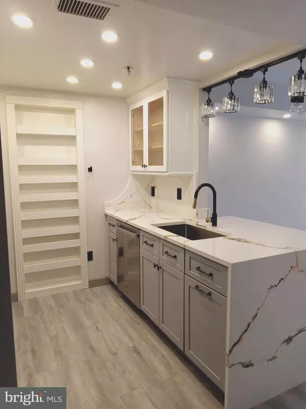 Bethesda, MD 20814,4808 MOORLAND LN #801