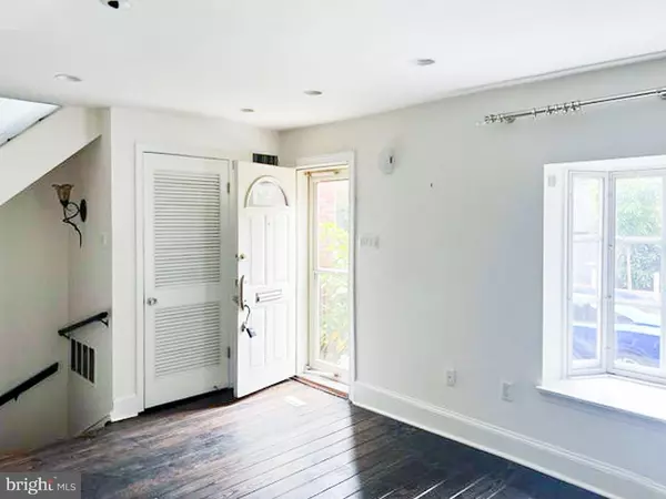 Philadelphia, PA 19147,1104 LOMBARD ST #43