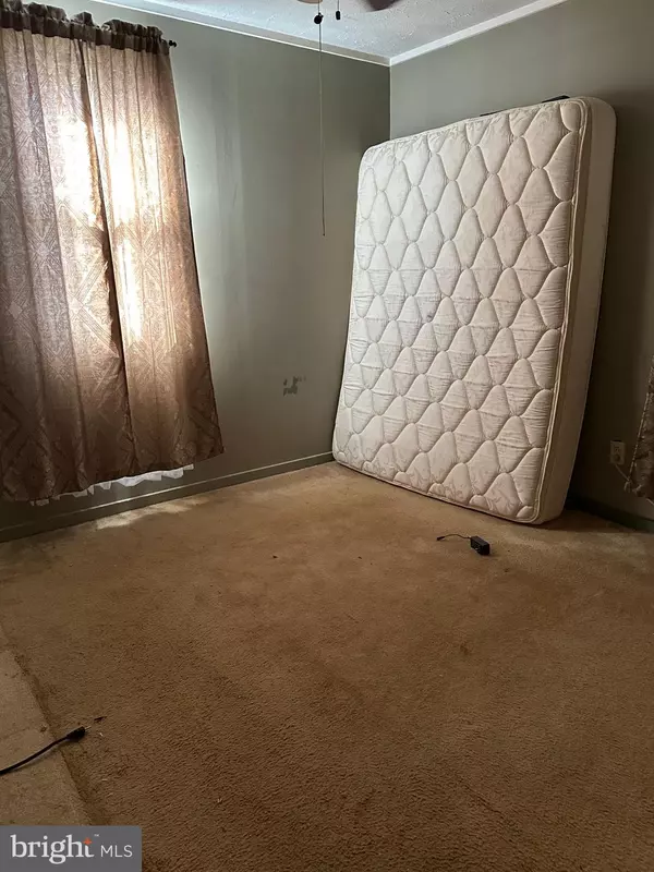 Landover, MD 20785,7736 OXMAN RD