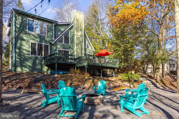 242 TROUT CREEK DR, Pocono Lake, PA 18347