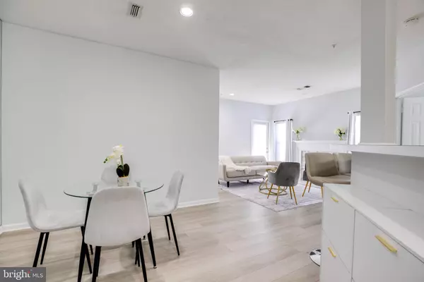 Centreville, VA 20121,14302 ROSY LN #22