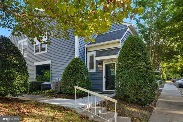 Clifton, VA 20124,13678 ORCHARD DR #3678