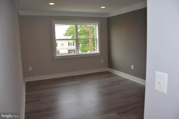 Washington, DC 20019,5029 HANNA PL SE #1