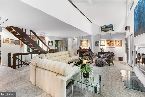 Gulph Mills, PA 19428,405 ARDEN RD