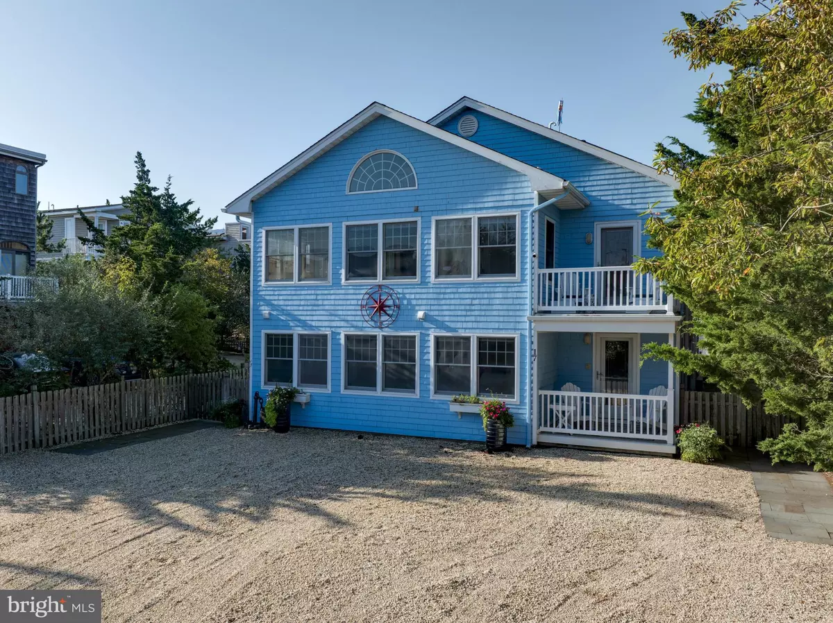 Barnegat Light, NJ 08006,17 E 14TH ST