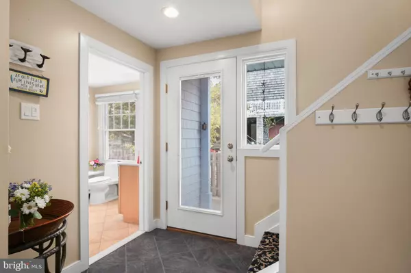 Barnegat Light, NJ 08006,17 E 14TH ST