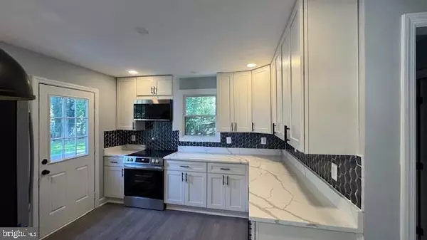 Temple Hills, MD 20748,5704 JOAN LN