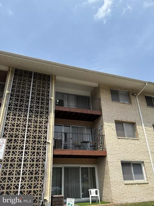 Hyattsville, MD 20784,5464 85TH AVE #201